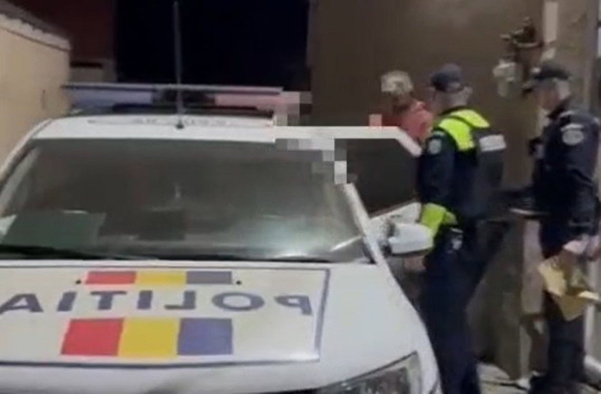 VIDEO: Bărbat din Teiuș reținut după un scandal în familie. Și-ar fi agresat fratele și sora. Ce s-a întâmplat