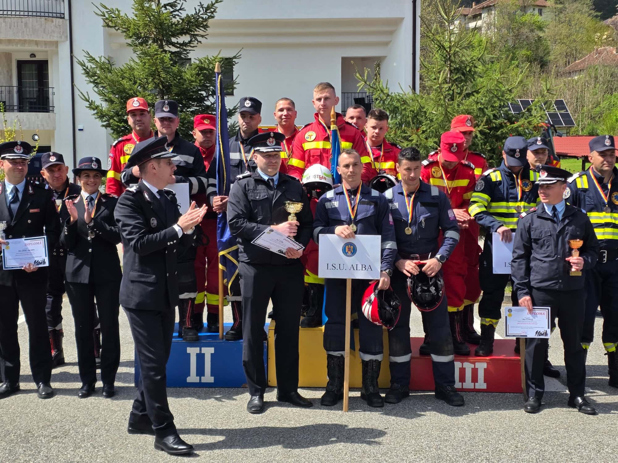 FOTO: Echipa ISU Alba, calificată la faza națională a Competiției Naționale de Descarcerare și Acordarea Primului Ajutor Calificat