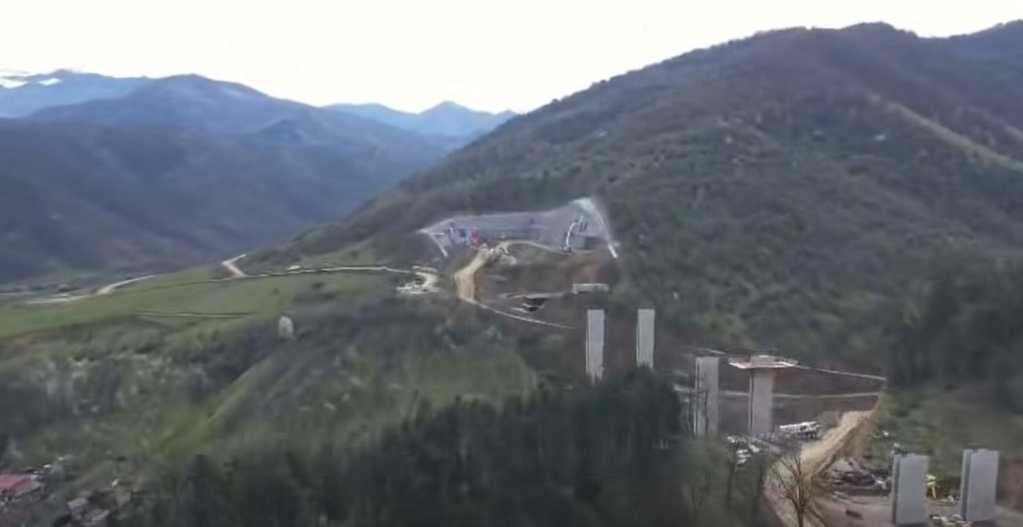 VIDEO: Autostrada Sibiu-Pitești. Au început săpăturile la încă un tunel. Cum avansează lucrările