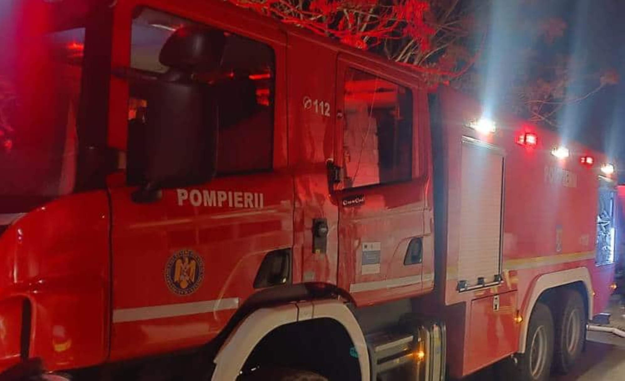 Incendiu într-o gospodărie din Războieni-Cetate. Intervin pompierii din Aiud cu două autospeciale