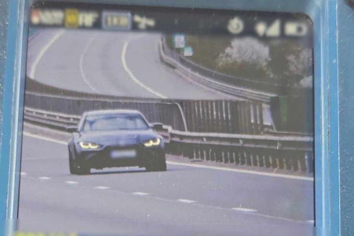 Un șofer a fost aproape să „decoleze” pe Autostrada A3, între Cluj și Turda. Cu ce viteză a fost prins și cât timp a rămas pieton