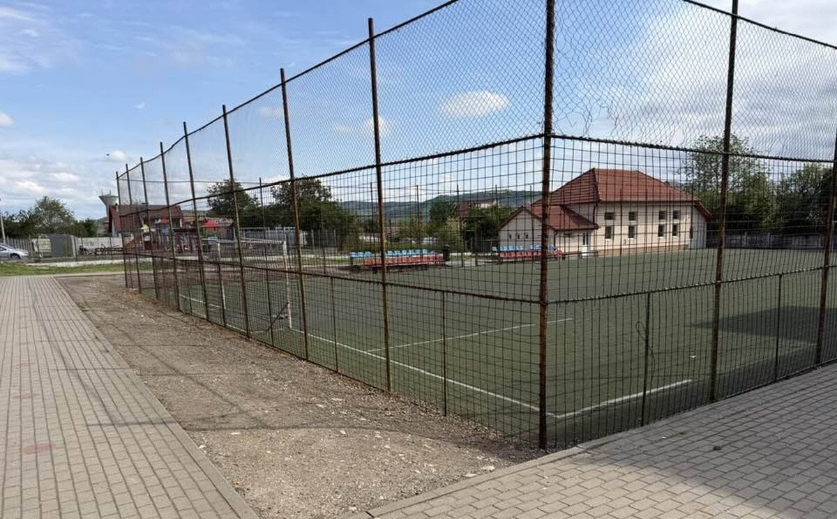 Teren de sport acoperit și clădire de vestiare, la Școala „Mihail Kogălniceanu” din Sebeș. Lucrările vor începe în curând