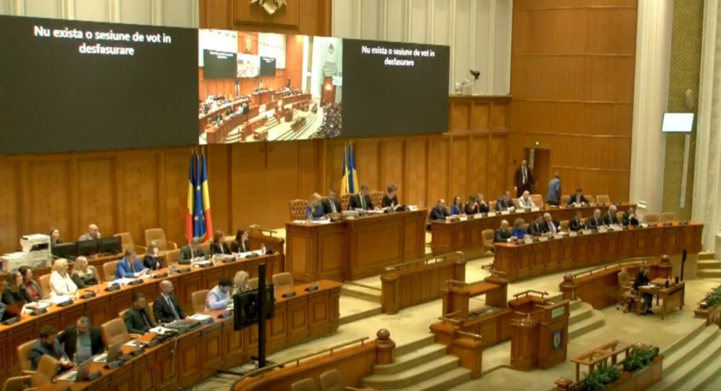 A trecut moțiunea PSD-AUR împotriva Guvernului Bolojan: Rezultatul votului. Ce se întâmplă în perioada următoare