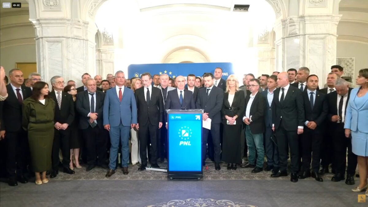 VIDEO: PNL merge în opoziție în frunte cu Ilie Bolojan. Primele declarații oficiale ale liberalilor după demiterea Guvernului