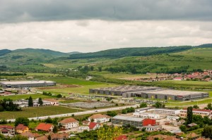 Imagini panoramice cu cele doua fabrici Bosch - in stanga noua farbica iar in dreapta fabrica construita in 2007