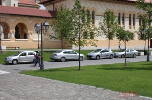 foto masini cetate catedrala parcate parcare