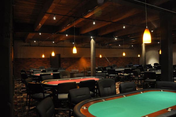 Reglementări pentru cluburile de poker. Vezi cât costă la jocul de noroc şi de garanţie pentru locaţia autorizată - Alba24