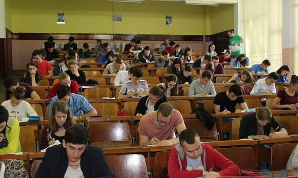 elevi examen