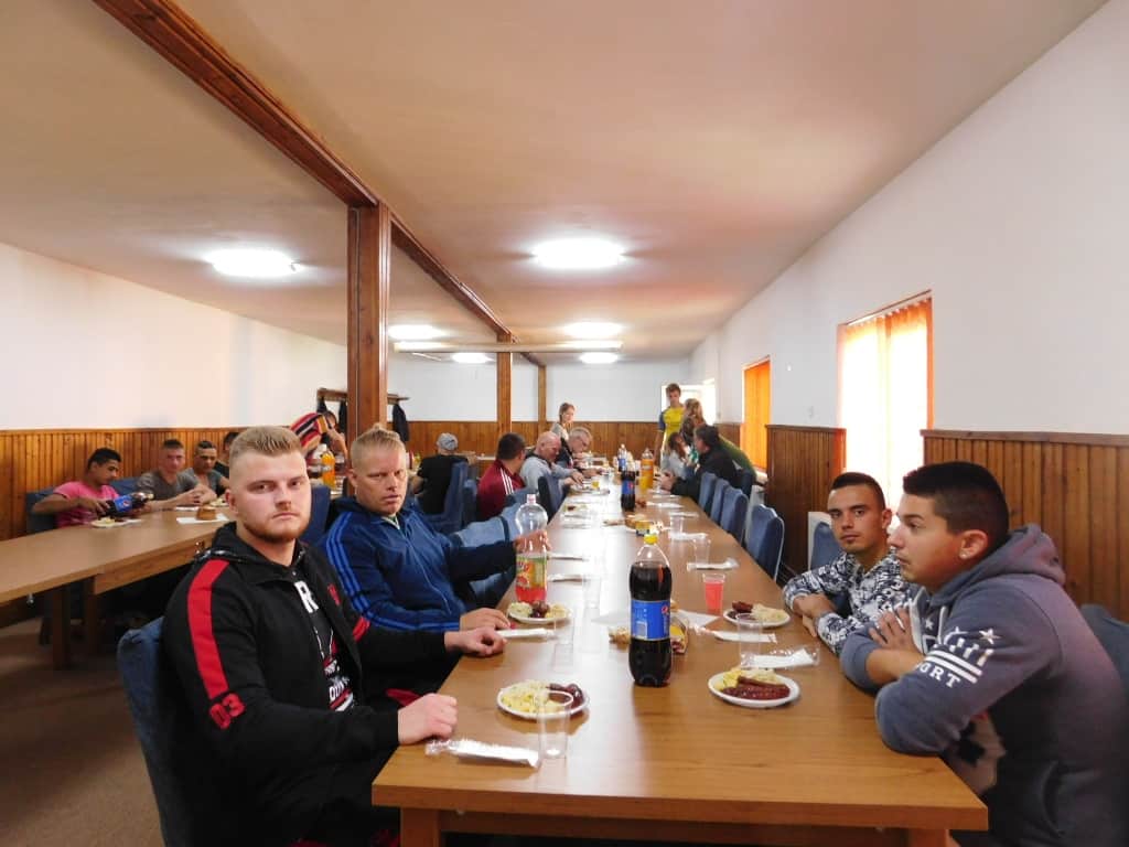 Compulsion Morgue maximize FOTO: ”Juniorii” din Penitenciarul Aiud au jucat fotbal şi au gătit masa de  prânz, la un aşezământ din Cluj-Napoca. Experienţe educaţionale pentru  deţinuţi - Alba24