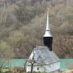 biserica lacul valea sesii