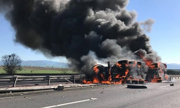 cisterna foc autostrada