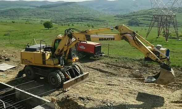 excavator utilaj
