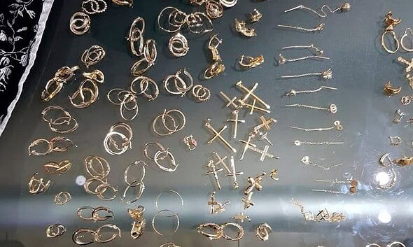 bijuterii aur politia romana