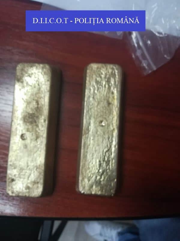 bijuterii confiscate aur