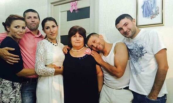 toti cinci cu mama lor