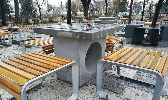 scaune mese parcul unirii