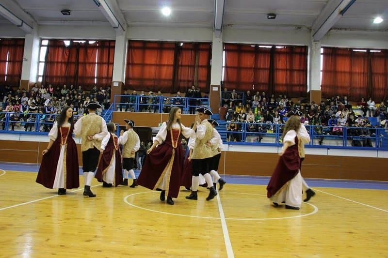 practice debate minimum FOTO: "Performanţă cu epoleţi". Drill-team şi spectacol prezentat de elevii  Colegiului Militar Alba Iulia, la Dej - Alba24