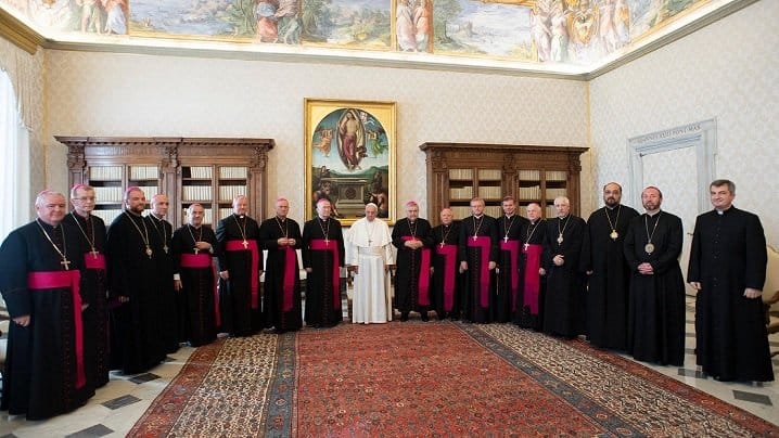 papa si episcopii romani