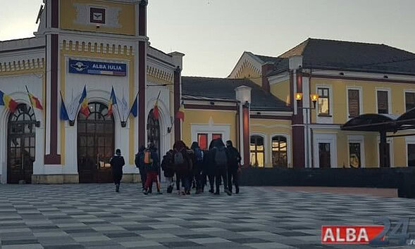 gara alba iulia elevi