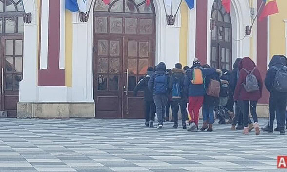 gara alba iulia elevi