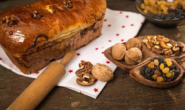 cozonac-cu-cacao-si-nuca
