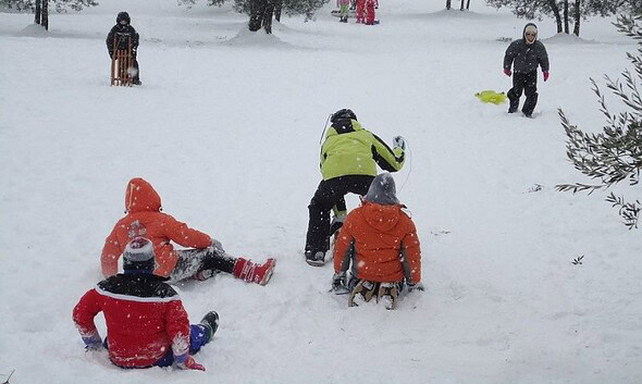copii vacanta zapada