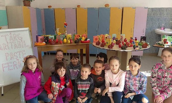 copii targ caritabil pasti