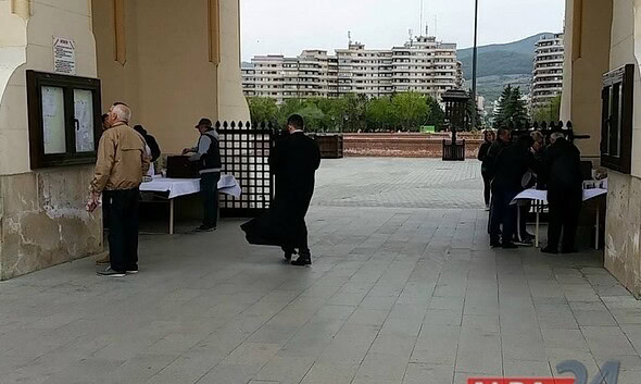 distribuire-pasti-catedrala-alba-iulia