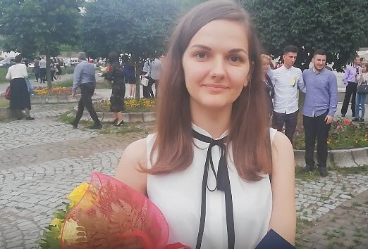 raluca eleva de 10
