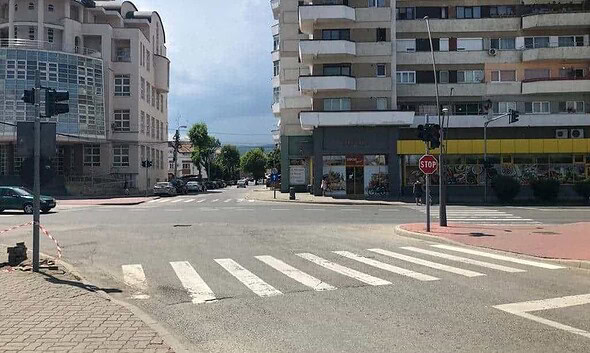 intersectie trecere pietoni semafoare goldis 1 dec alba Iulia