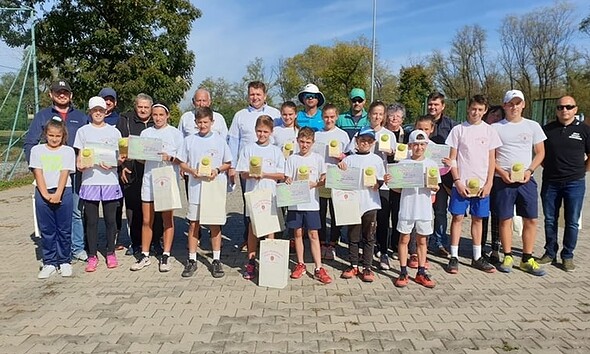 tenis sebes