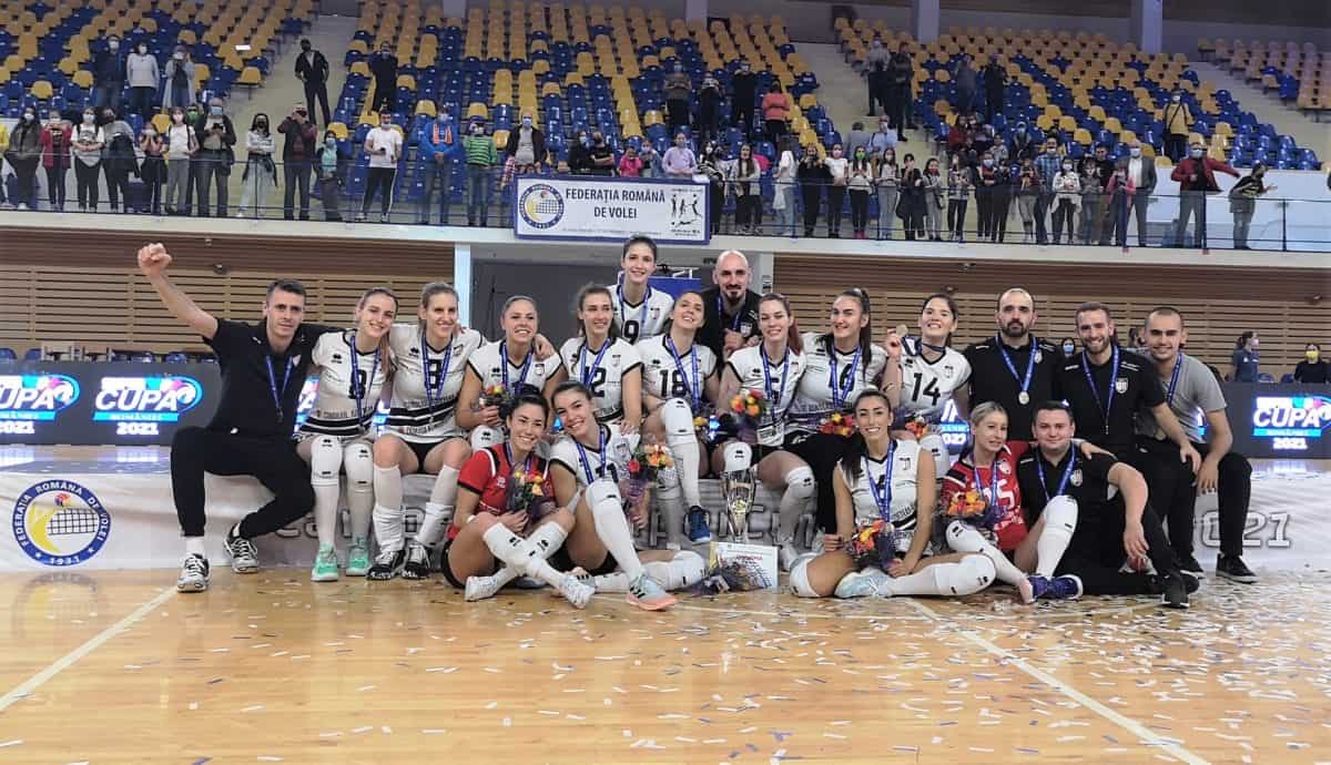 closet dangerous Assimilate FOTO: Volei Alba Blaj a câștigat Supercupa României, ediția 2021. S-a impus  cu scorul de 3-1 în fața campioanei CSM Târgoviște - Alba24
