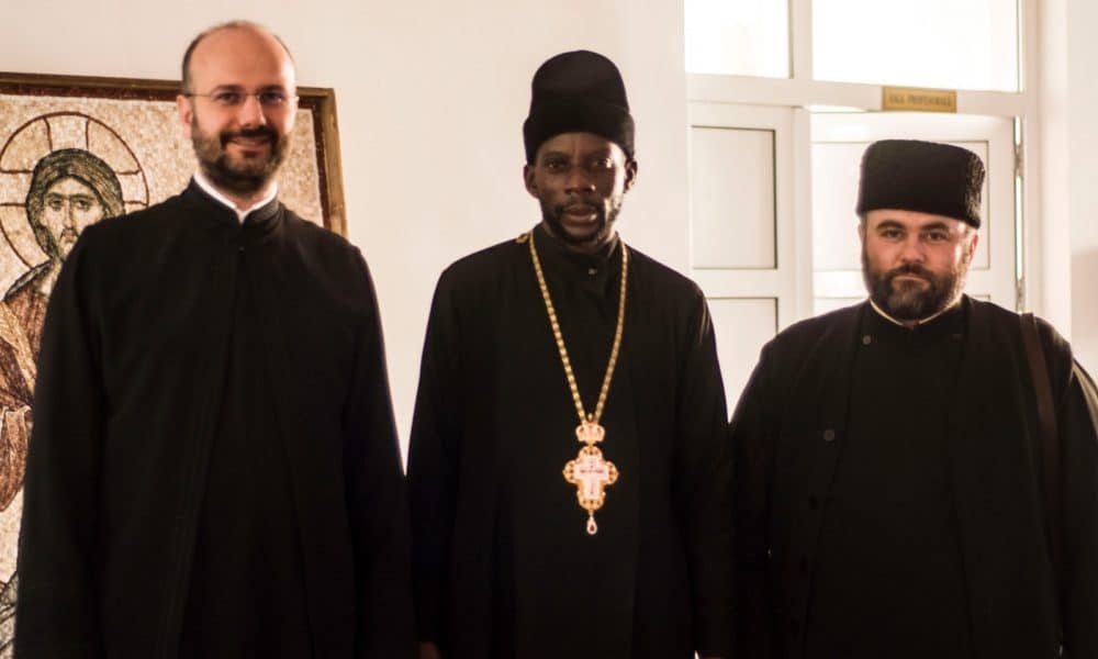 Ο πατέρας Habil Lipesa Omukuba, από την Κένυα, ειδικά προσκεκλημένος στην Ορθόδοξη Θεολογική Σχολή Alba Iulia