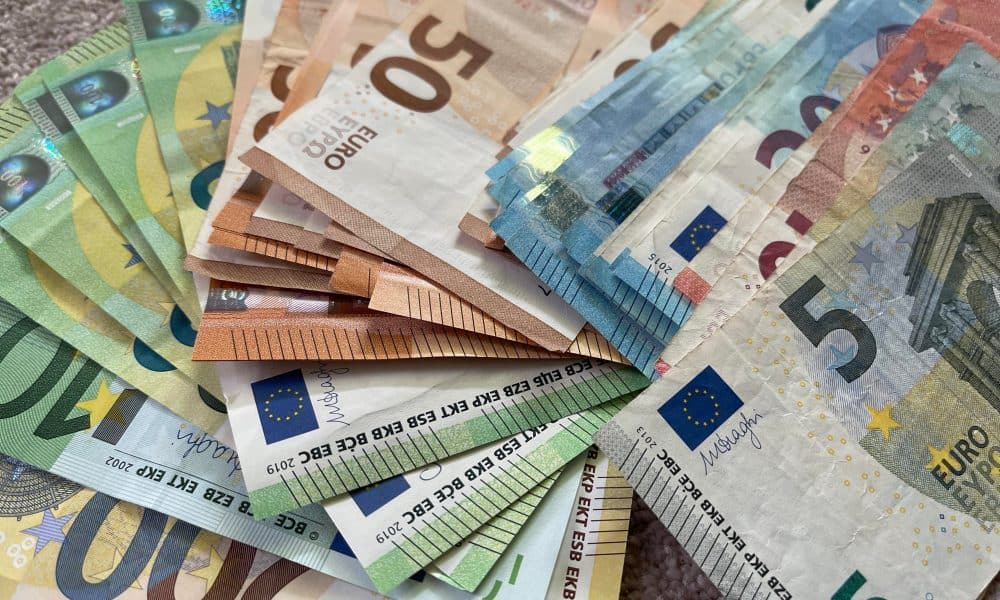 Tariffa di 2000 euro per alcuni romeni residenti in Italia.  Per quali categorie è obbligatorio e qual è il motivo?