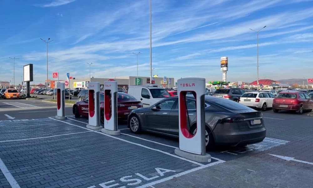 Ηλεκτρικά αυτοκίνητα TESLA, στο Câmpeni.  Θα παρουσιαστούν 10 αυτοκίνητα, σε όλες τις εκδόσεις εξοπλισμού