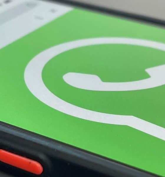 Ce informații pot cere guvernele de la WhatsApp