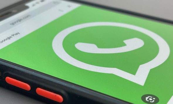 Ce informații pot cere guvernele de la WhatsApp