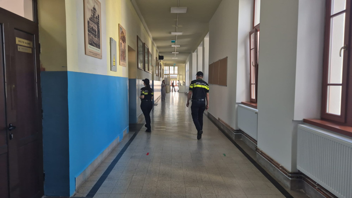 politistii in misiune la colegiul HCC