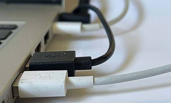 Noi reguli pentru încărcătoarele USB