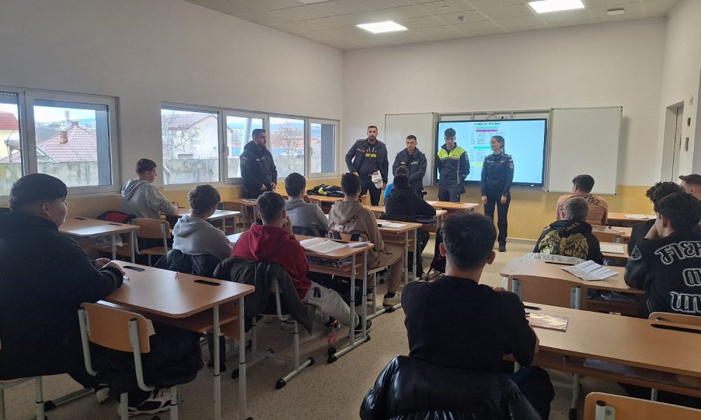 actiune, politie, elevi