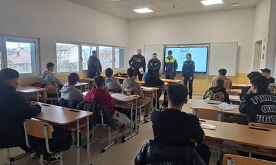 actiune, politie, elevi