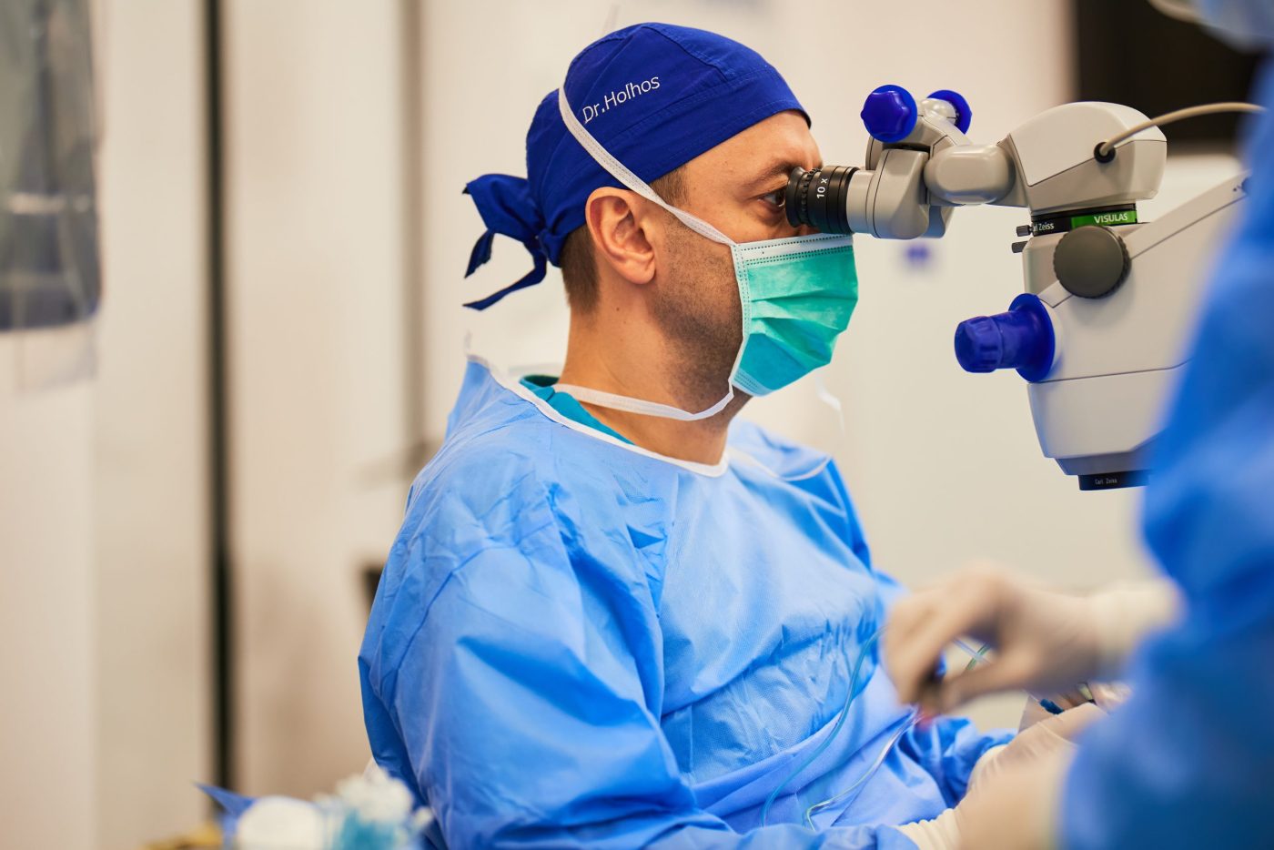 operatie ochelari oftalmologie operatie cu laser dr holhos