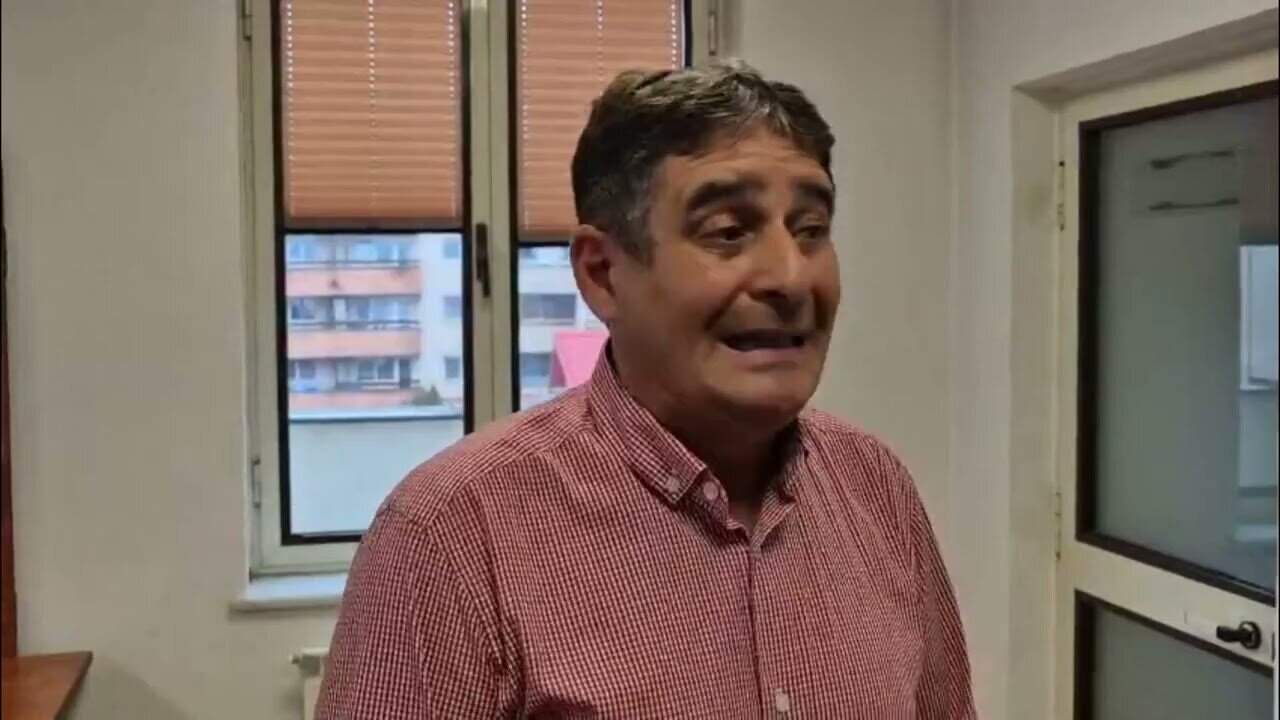 VIDEO: Întâlnire între șoferii STP și conducerea Primăriei Alba Iulia. Oamenii spun că nu și-au mai primit salariile de două luni