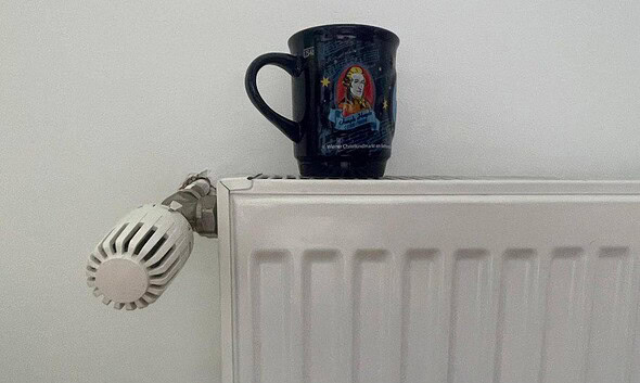 De ce se pune o cană de apă pe calorifer