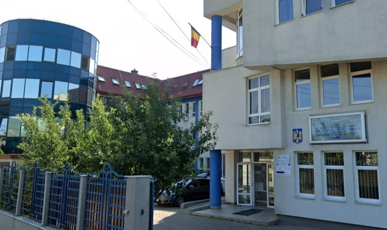 15 mai, Ziua Națională a Medicului Veterinar. Elevii sunt așteptați să viziteze laboratorul DSVSA Alba, de Ziua Porților Deschise