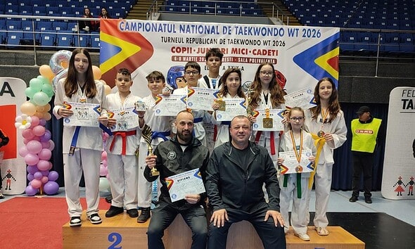 Medalii pentru luptători de taekwondo din Alba la Campionatul Național de cadeți și junori.