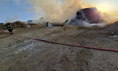 Foc de paie la Gârbova, intervenție pompieri din Alba și Sibiu cu trei autospeciale.