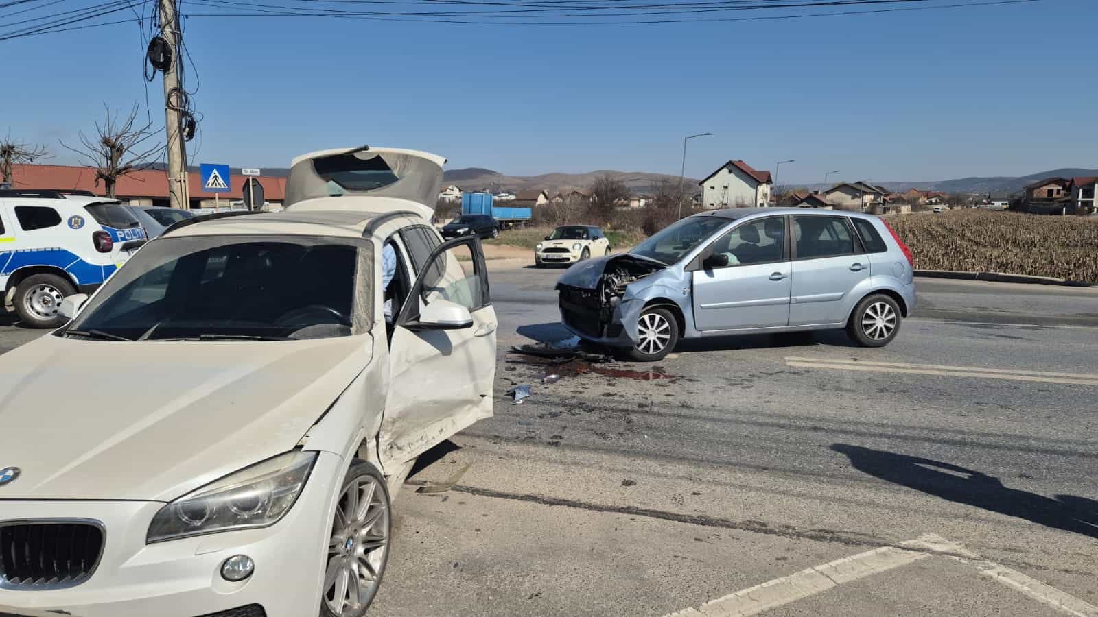 Accident rutier pe Calea Moților, Alba Iulia, cu un copil rănit după coliziunea a două autoturisme.