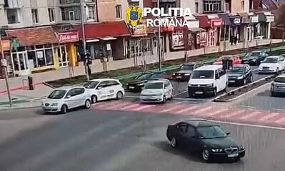 BMW urmărit de poliție în Alba Iulia pentru încălcări rutiere.