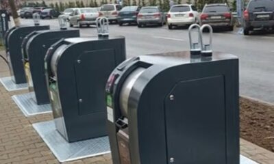 Sisteme de colectare a deșeurilor pe cinci fracții în zona blocurilor din Blaj.